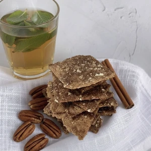 חיתוכיות קינמון וחמאת פקאן